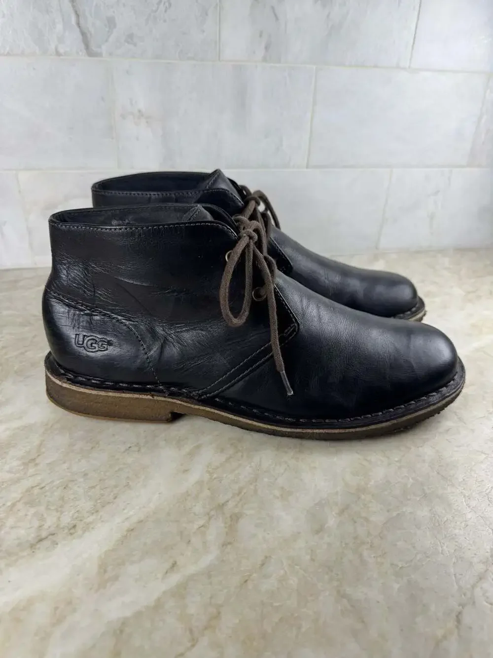 UGG Leighton Men’s Black Leather Chukka Boots Lace Up Comfort Shoes Size 8.5